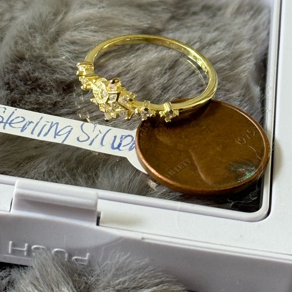 Sterling silver with CZ size 6 ring new no tags - Picture 3 of 10